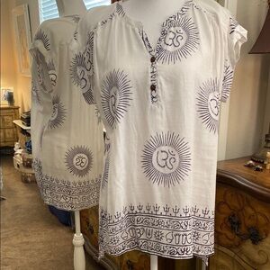 White Relaxed Buttoned Tunic Top